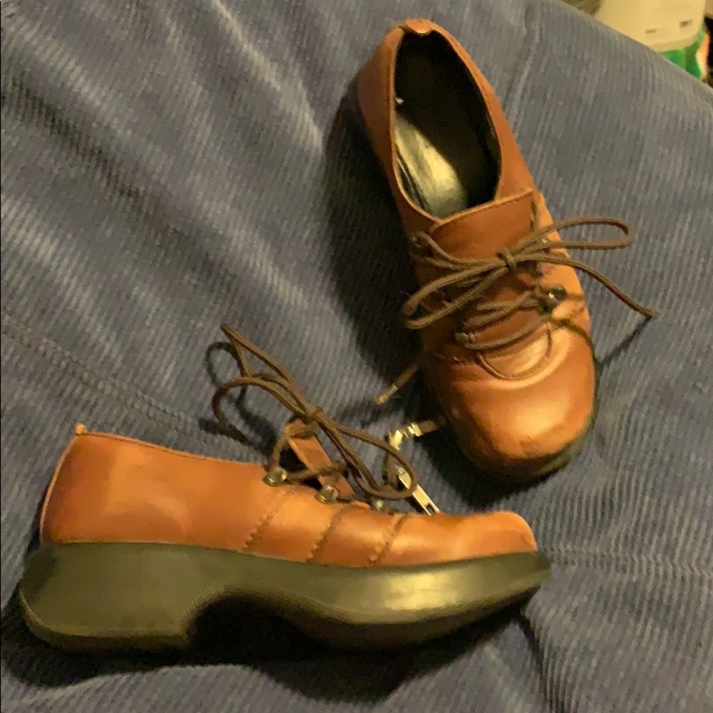 Adorable size 7 Shoes